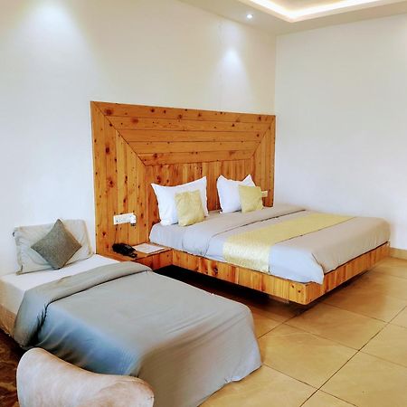 מוסורי Living On The Edge A Luxury Stay מראה חיצוני תמונה