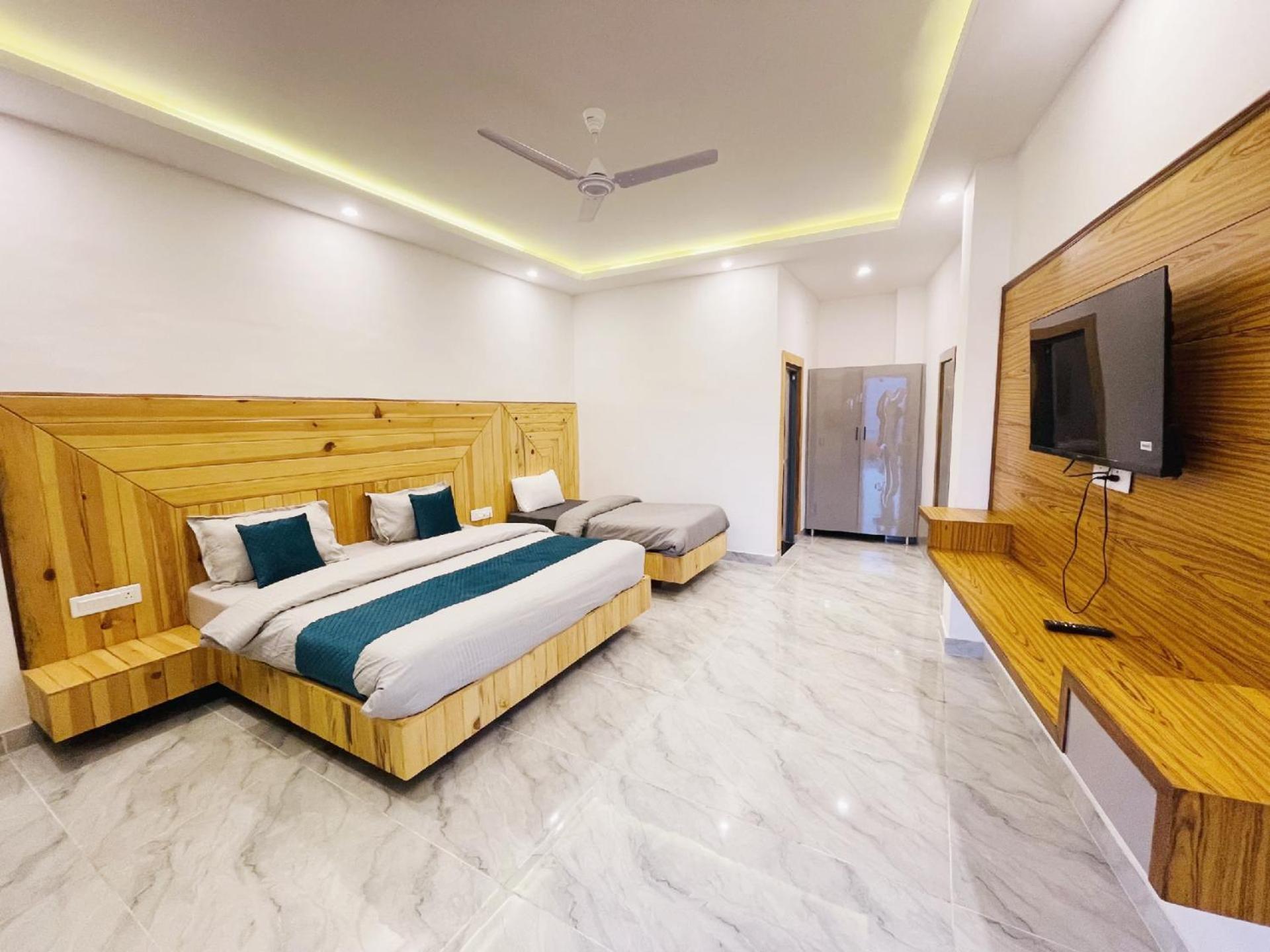 מוסורי Living On The Edge A Luxury Stay מראה חיצוני תמונה