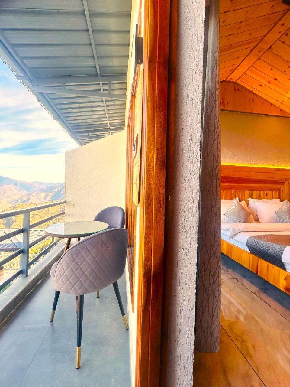 מוסורי Living On The Edge A Luxury Stay מראה חיצוני תמונה