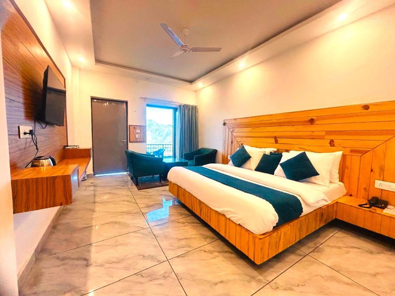 מוסורי Living On The Edge A Luxury Stay מראה חיצוני תמונה