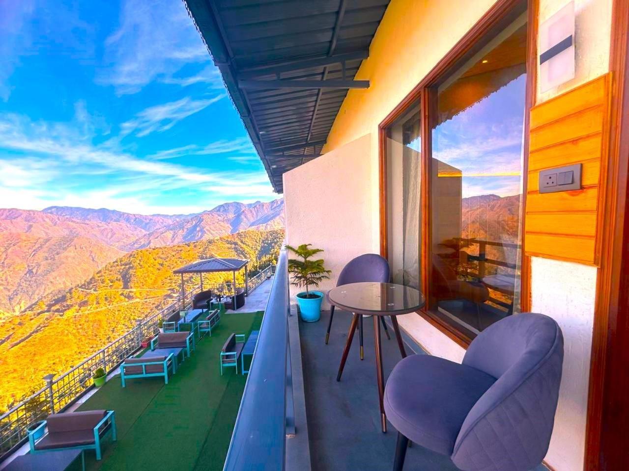 מוסורי Living On The Edge A Luxury Stay מראה חיצוני תמונה