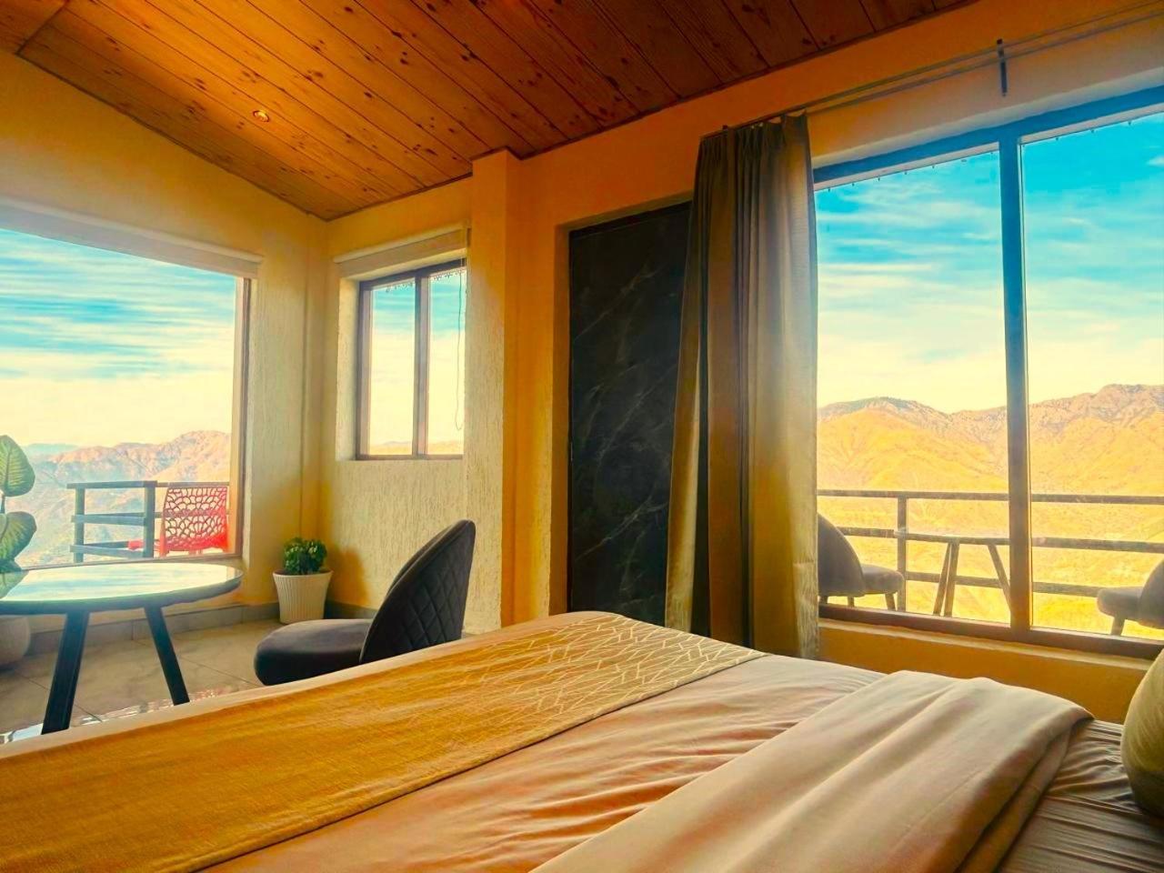 מוסורי Living On The Edge A Luxury Stay מראה חיצוני תמונה