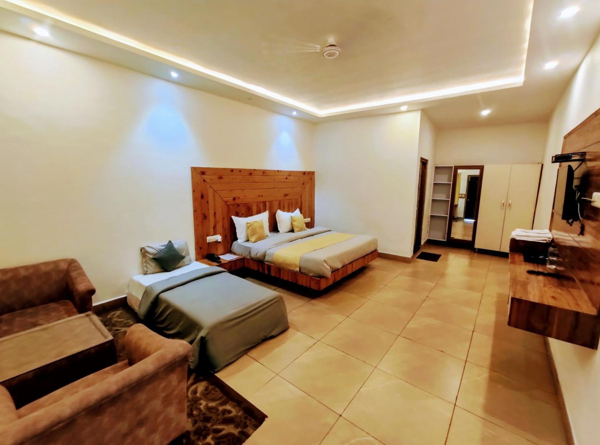 מוסורי Living On The Edge A Luxury Stay מראה חיצוני תמונה