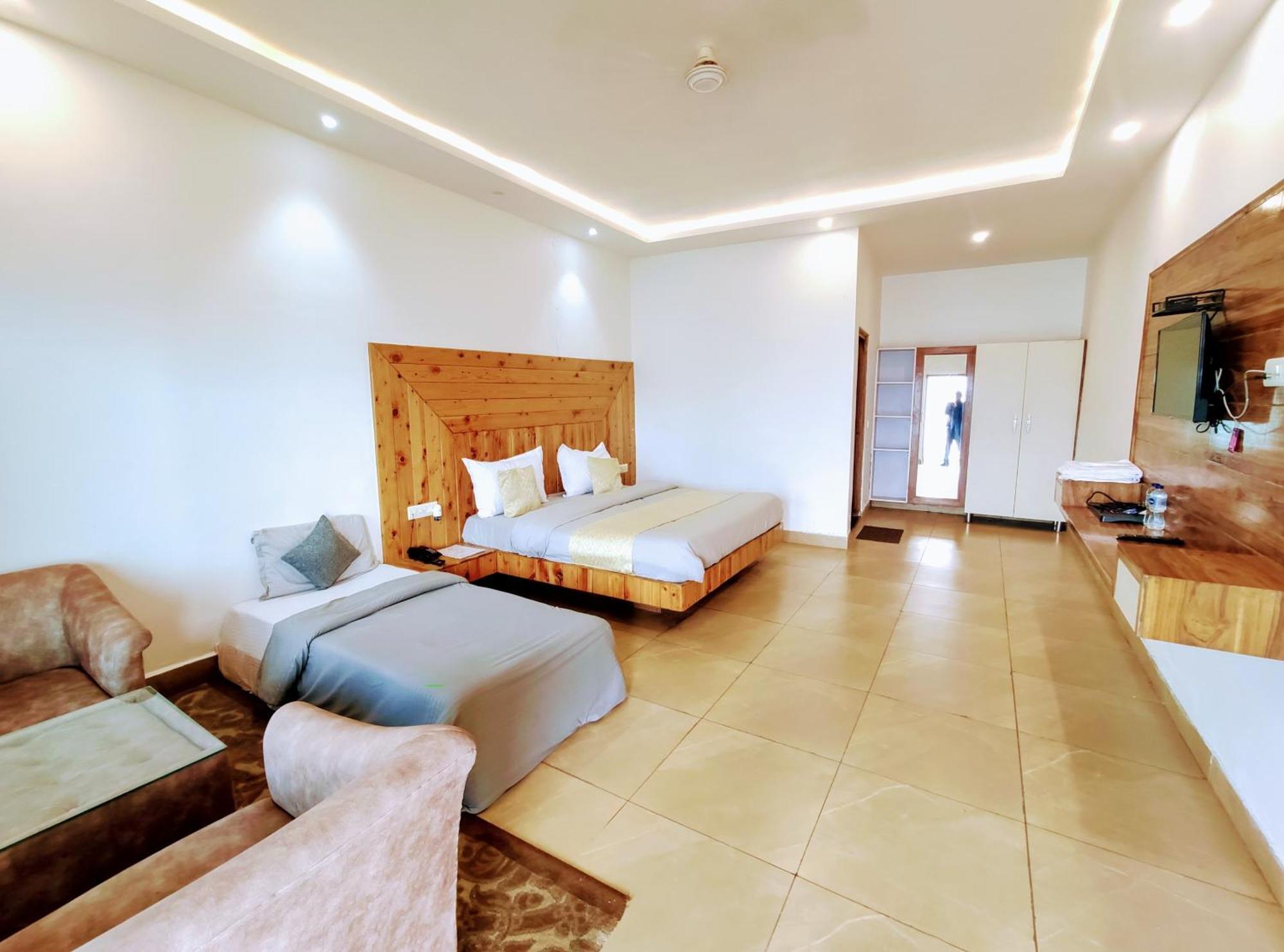 מוסורי Living On The Edge A Luxury Stay מראה חיצוני תמונה